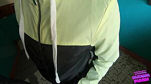 Risky blowjob on public staircase with girlfriend