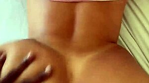 Blogueirinha asiática lina nakamura fucks without condom with padrasto john coffee while mom shops