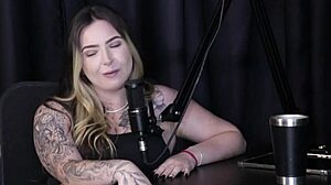 Morena Safada Faz Stripper Após Live E Suruba