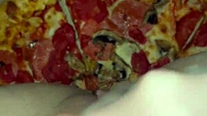 amateur arabian snowwhite masturbates with food in los angeles!