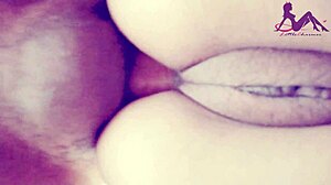 mi papa me penetra profundamente por el culo porque estaba aburrido en la cuarentena y se viene dentro