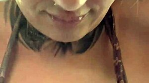 健身房锻炼让阴部湿润滴水。