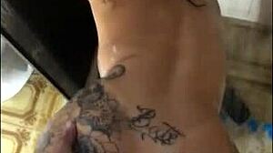 I licked my girlfriend's pussy in the shower