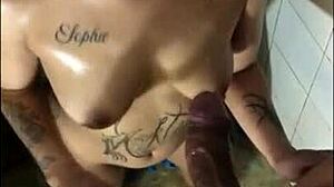 I licked my girlfriend's pussy in the shower