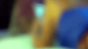 偷窥大屁股拉丁继妹让我鸡巴硬爆😏