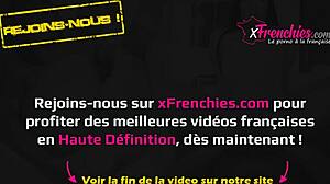 我的法国妻子翘起大屁股吸我的鸡巴