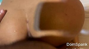 大屁股高棉女友屄屁眼猛砸打屁股尖叫车库调教