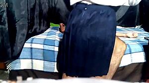 Oye pa puedo salir un rato oh está descansando que será eso que tiene parado ahí y si lo pruebo que se sentirá dios mío que ricoooo casero perverso real