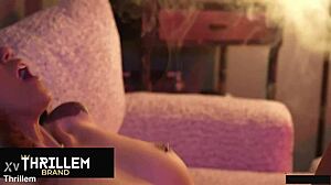 cici jaz performs a solo act