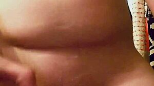 19岁Scarlet自拍诱惑热舞下面藏秘密