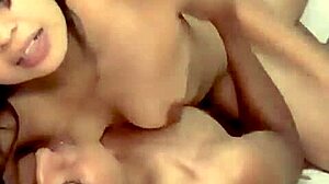 Esta yucateca esta deliciosa morenita y flaquita, a petite latina with natural tits getting bent over in doggystyle for huge handjob in bedroom pov.