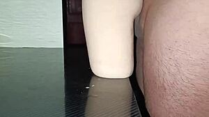 Sexo Anal con Sally y Me Corro Entre Sus Muslos