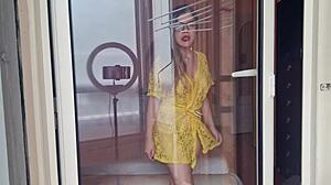 i'm this gostosa safada cleanin' the room without panties, showin' off my big ass and natural tits while masturbatin' in fetish style