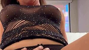 Hey, check this married morena getting wild on that huge pau 😏🔥