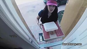 hey dude, this teen amateur gives pizza and blowjob delivery for cash in homemade reality style 😏🍕