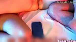 hannamontana操两个男人，他们用假阳具在她身上湿润拳交第1部分 😏👊