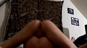 嘿，看这个短粗暴捆绑片，手铐绑穴动作 😈 订阅更多长片！粗暴情侣猛烈绑鸡巴操