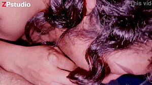 Mi hermanastra sexy FRIDA me CHUPA la VERGA para luego MONTARSE y le META la VERGA en el CULO. Homemade POV with teen amateur latina and cum swapping.