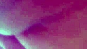 Sogra toma banho e prova lingerie no banheiro para esperar genro e amigo em double penetration caseira com natural tits milf madura.