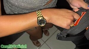 Eu fui com meu corninho no gloryhole da casa de swing em Florianópolis, dei bem gostoso com big tits blonde in lingerie, kissing and flashing in bedroom with husband watching as exhibitionists.