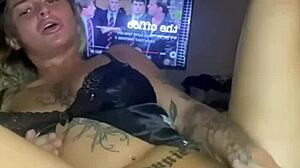 slutty goth with huge tits and big ass fingers her pussy after college