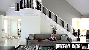 Alexa Grace Gives Blowjob in Amateur POV Anal