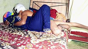 Bhabhi Ko Raat Me Jor Se Choda in House Hindi Audio Step Sister Ki Chudai