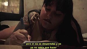 mi padrastro llega cansado del trabajo y yo aprovecho para cumplir mi fantasia de chupar su pene mientras el descansa sub espa�ol