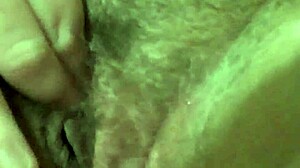 激烈摩擦紧致毛茸茸湿润阴户直到多汁高潮