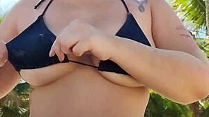 Intense Desire On Beach With Flashing Exhibition