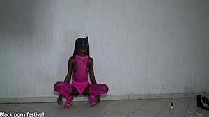 Spend your evening on my cock, hot skinny ebony nympho with long legs