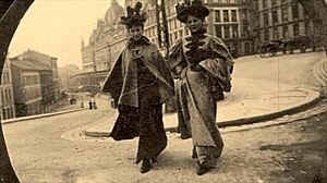 I remember those vintage lesbians diving into hairy beaver in a steamy 3some.