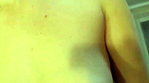 Beautiful Kris appears on webcam for live chat with Kris bit do Kris1