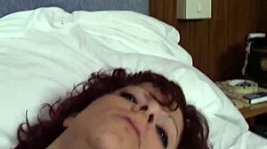 行走的骚熟女屁股握拳自爽超享受