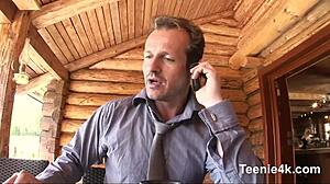 我觉得这个小巧18+业余女孩在湿润口交后被深插她的小穴