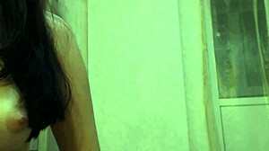 Beautiful Kris appears on webcam for live chat with Kris bit do Kris1