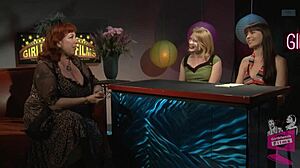 变态分享她色情生涯的疯狂后台故事在这个多汁采访！