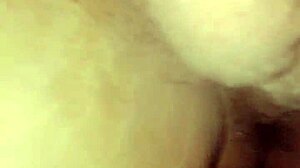 越南性爱展开：三人组包括妈妈在越南场景中