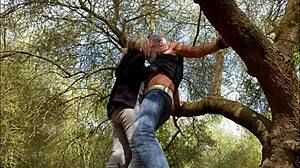 辣妻公园户外后入猛捅