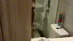 mi cuñada was bathing and i couldn't resist joining to have fun with her 😏💦