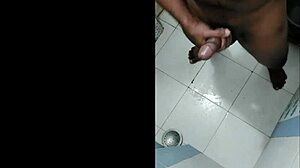 Vid shows Sama getting ready for a solo bath with some jerking action in the tub