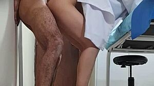 性感墨西哥医生Nataly上班偷拍后入狂干