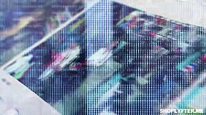 哦，天哪，我这个警察正在猛干小偷Ameena Green的紧穴，直到射在她脸上