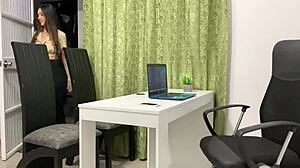 i discuss work with the boss in the office so that he hires me in his company