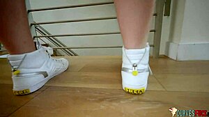 jayden black，你怎么控制那些大屁股蛋子，一边骑着巨鸡巴后入？