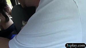 两个性感妹户外随便露巨乳换快钱真实公认