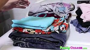 看骚继妹被继兄猛干舔穴到乱伦高潮喷水