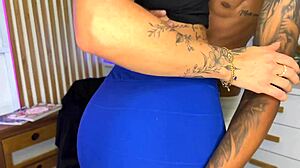 小帅哥用巨屌把我的屁眼搞得又红又肿！