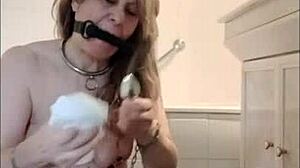 esclave f dégradation au bureau du maître