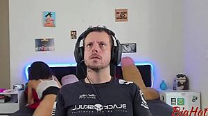 why didn't my boyfriend pay attention until i brought my friend for a double blowjob?